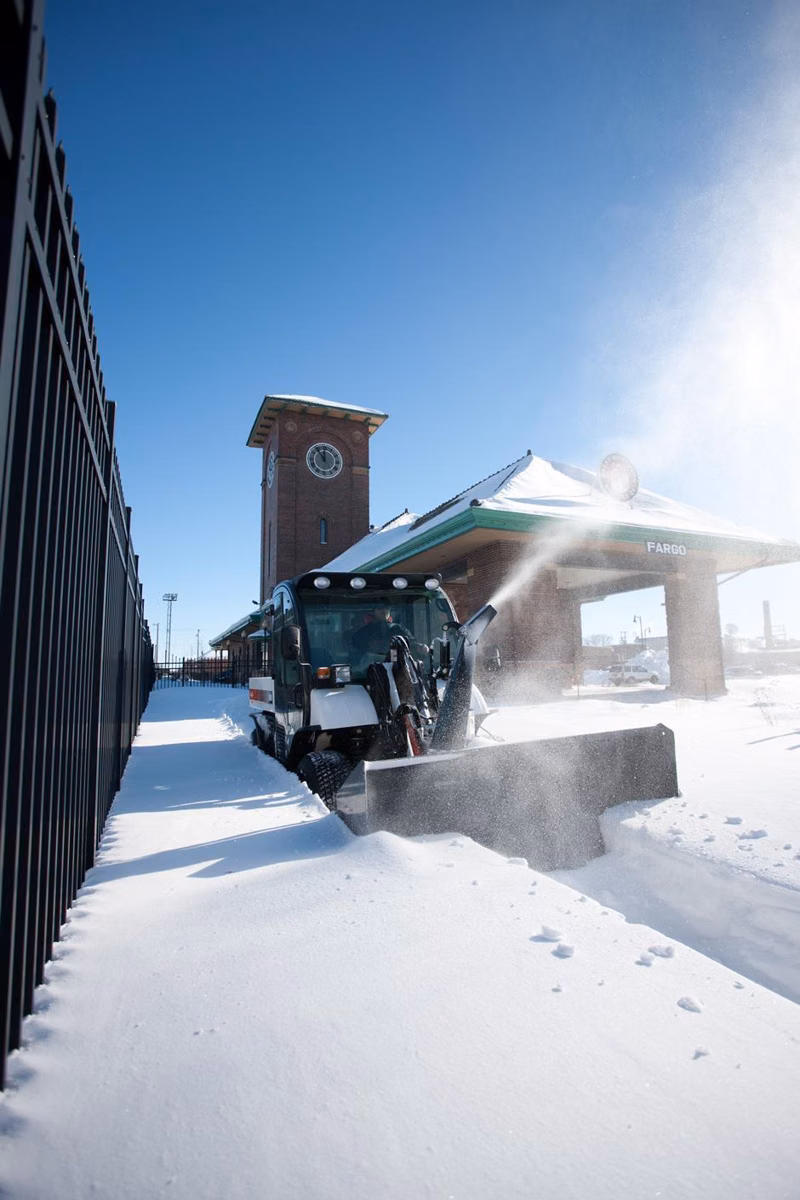 2022 Bobcat SB240 Snowblower - 72" Width - Image 8