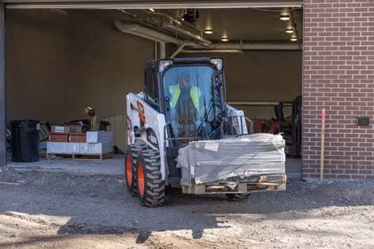 2023 Bobcat S450 - Image 2