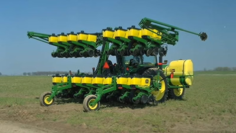 2023 John Deere 1725 Integral Stack-Fold - Image 1