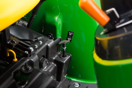 2025 John Deere 3043D - Image 17