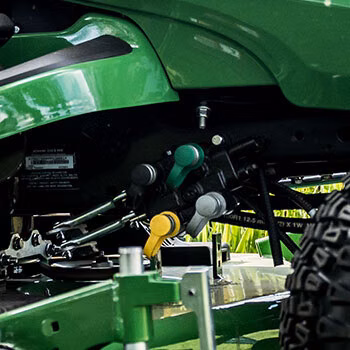 2025 John Deere X758 - Image 72