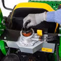 2025 John Deere Z985R EFI - Image 14