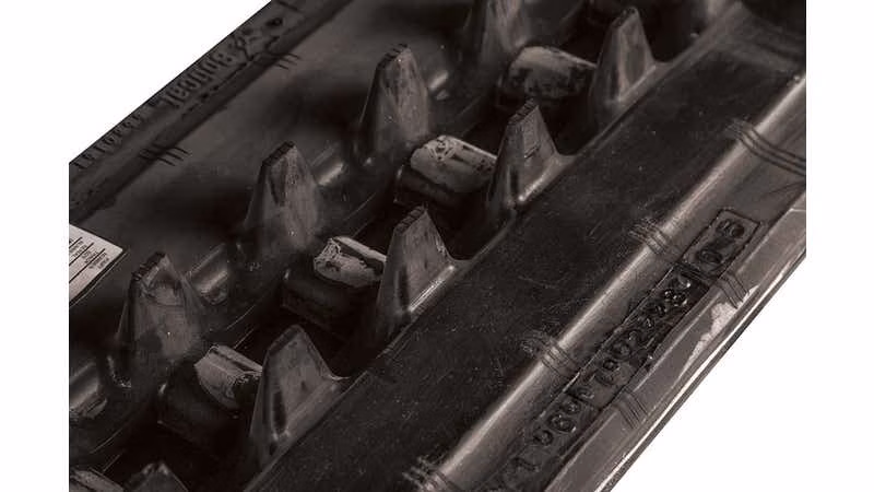 2025 Bobcat 18 Inch C-Pattern Premium Skid Steer Loader Track (450 x 86 x 53) (7301305) - Image 4