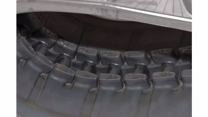 2025 Bobcat 16 Inch Premium Excavator Rubber Track (400 x 73 x 74) (6678826) - Image 5