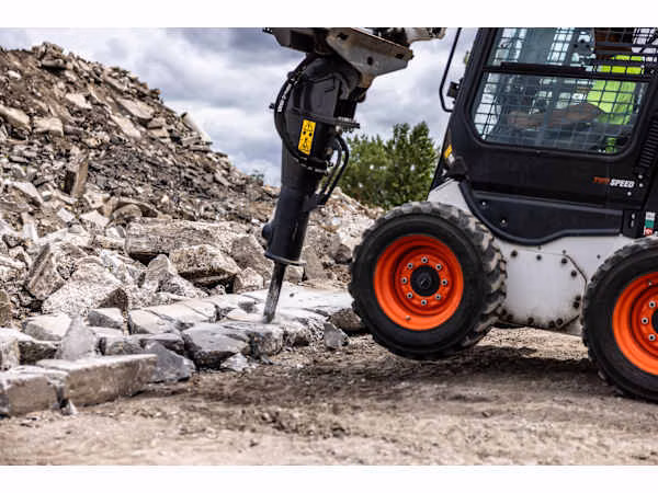 2026 Bobcat Hydraulic Breaker with Nail Point - HB580 - Image 6