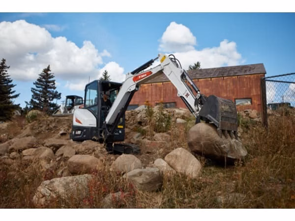 2026 Bobcat E35 (25 hp, Extendable Arm) - Image 3