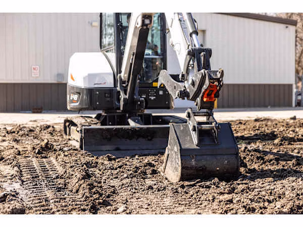 2026 Bobcat Hydraulic Pin-Grabber Coupler - Image 2