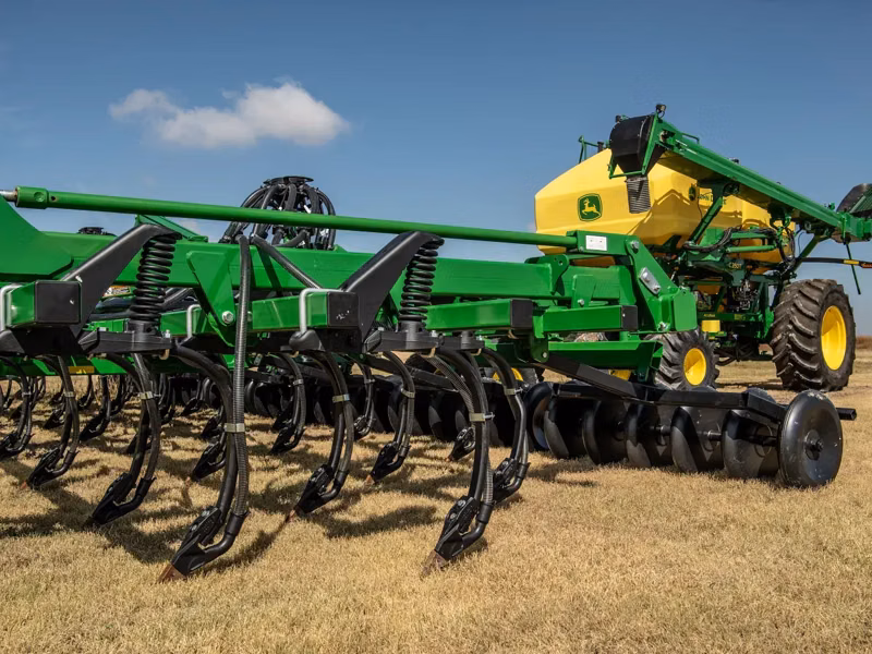 2026 John Deere H561 - 5 Section - 61 ft, 8 in - 10-in. Spacing - Image 1