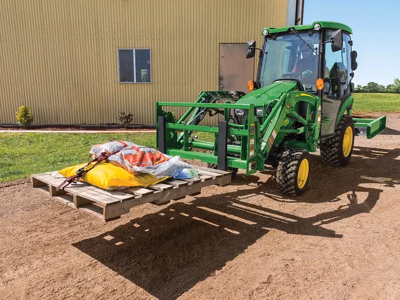 2026 John Deere 2025R - Image 3
