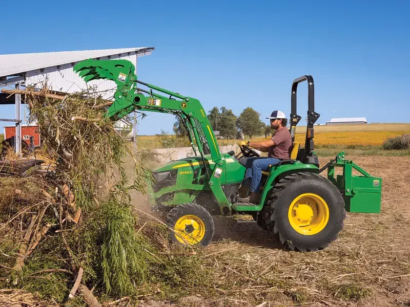 2026 John Deere 3038E - Image 3
